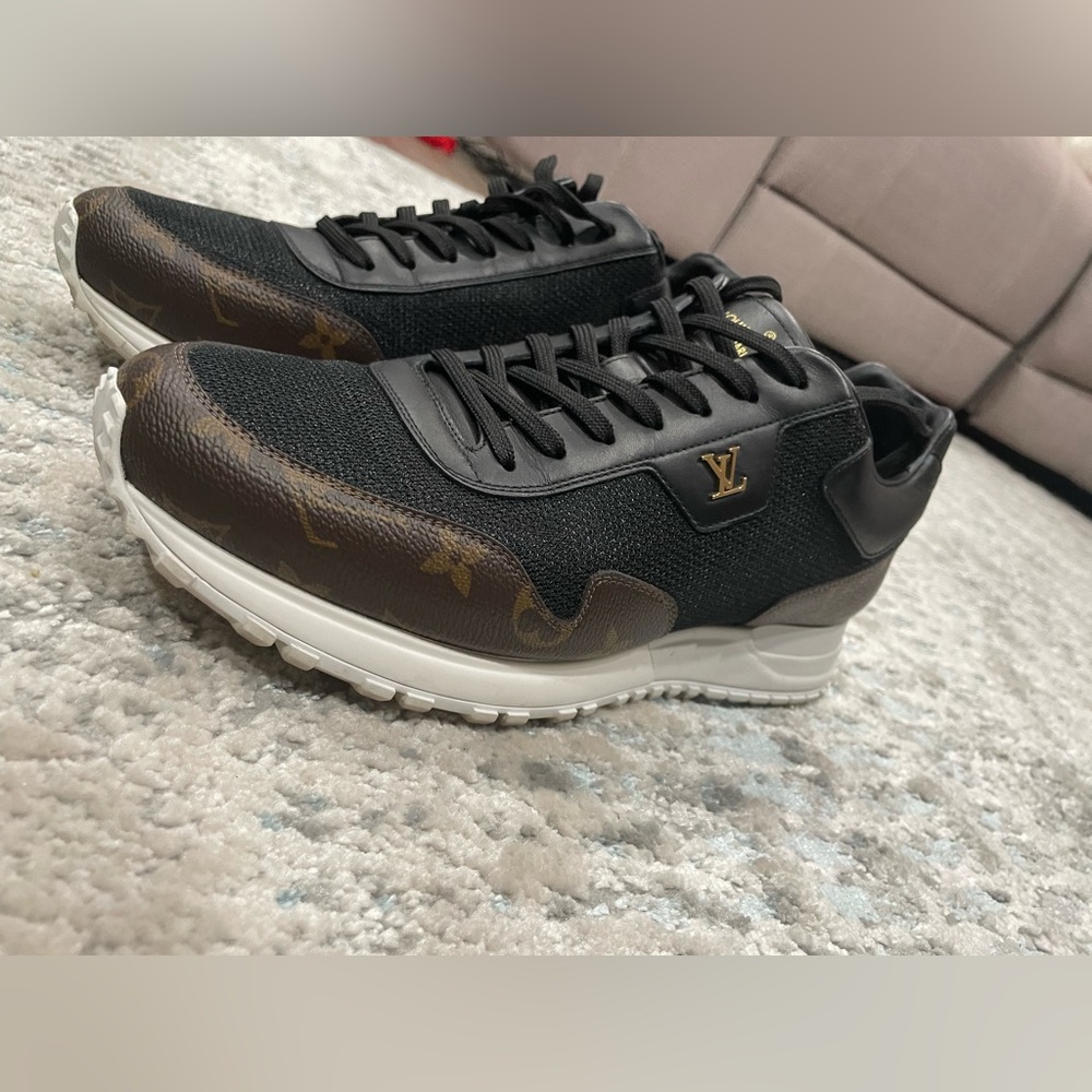 LOUIS VUITTON 
Monogram Mens Run Away Sneaker 1A80PV Black - Picture 6 of 16